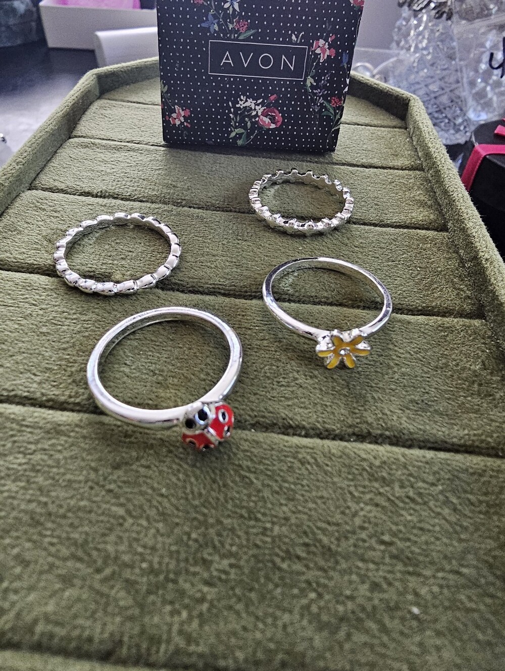 Set Of Avon Rings - Picture 5 of 6